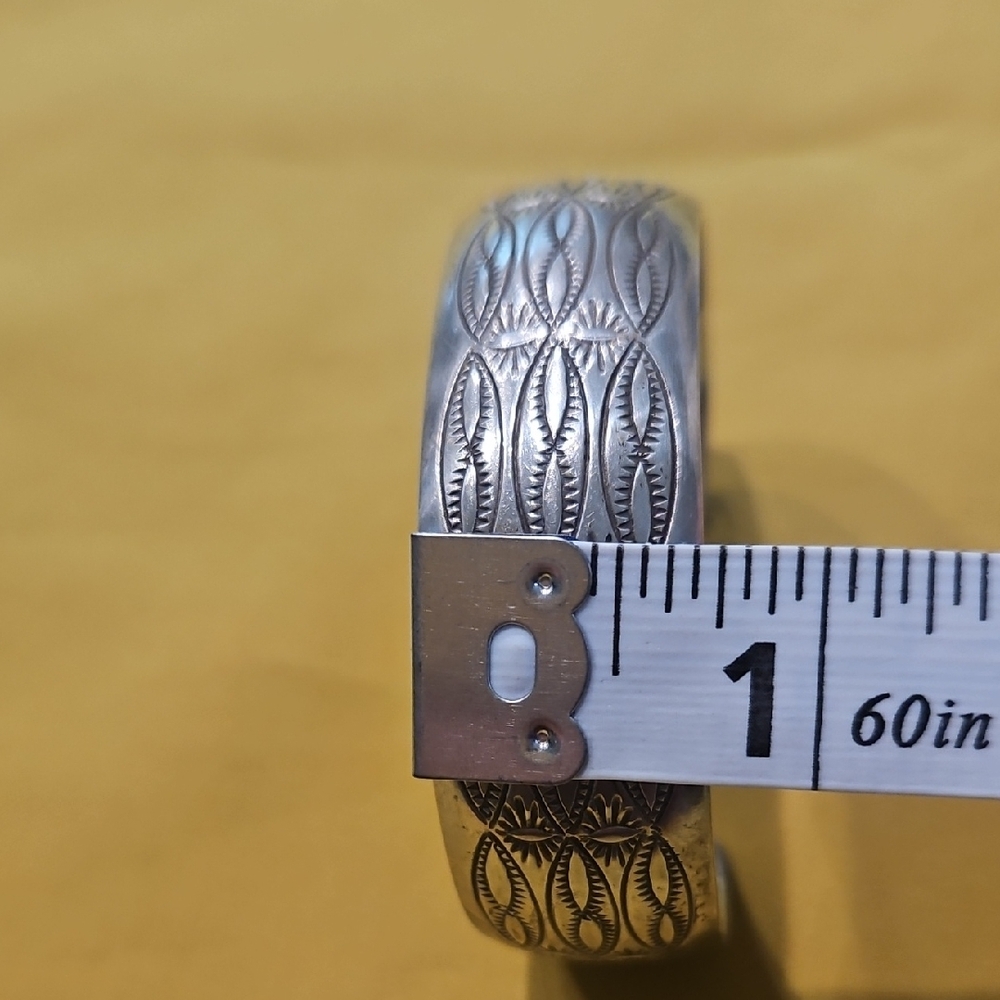 Vintage Navajo sterling silver cuff bracelet. Signed By Artist Don Platero - Picture 7 of 9